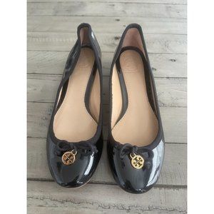 TORY BURCH Chelsea Block Heel Charm Bow Black Patent Ballet Pumps - Size 5.5